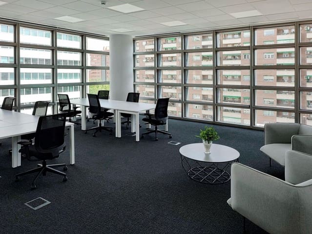 Office for rent in Zaragoza city - € 3,459 (Ref: 9421323)