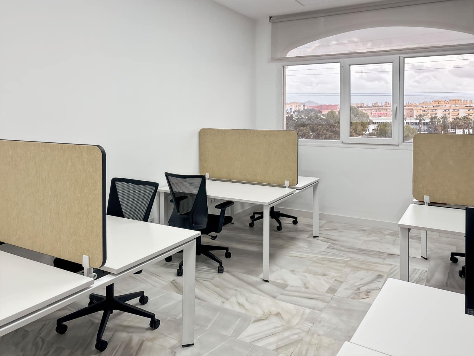 Office for rent in Malaga city - € 139 (Ref: 9421350)