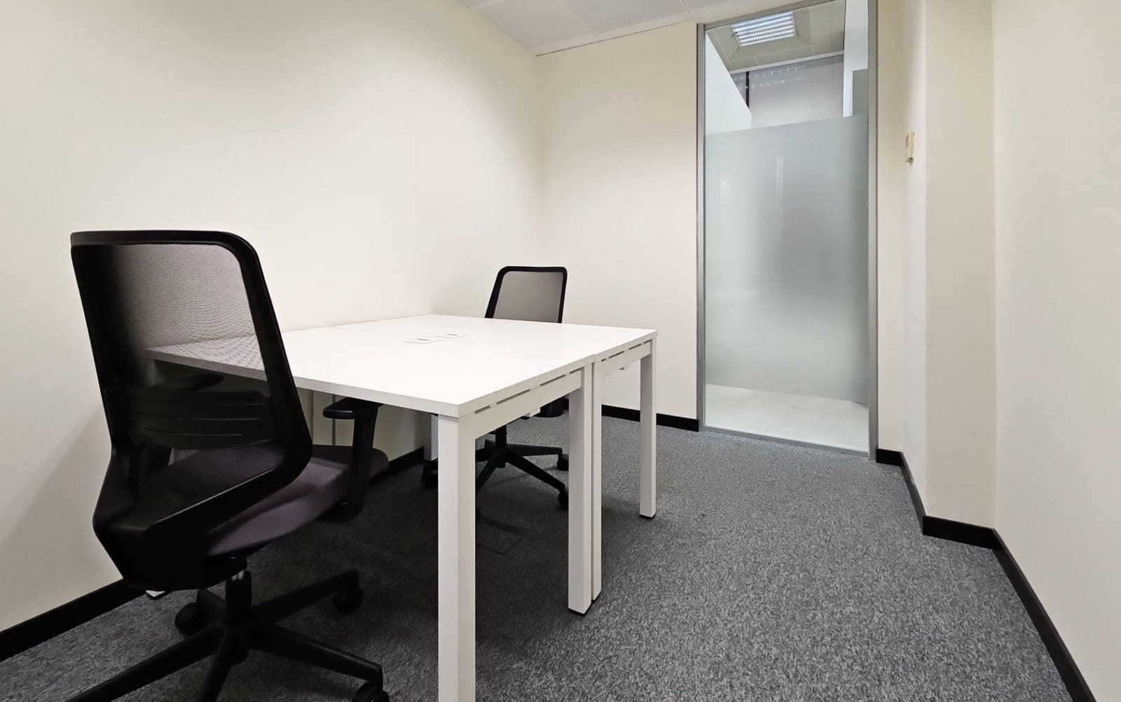 Kontor til leje i Madrid by - € 299 (Ref: 9421382)