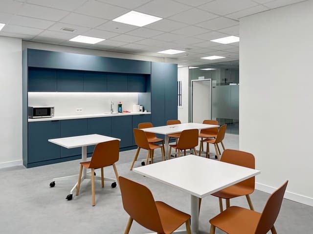 Bureau à louer à Sant Francesc, Valence ville - 3 879 € (Ref: 9421388)