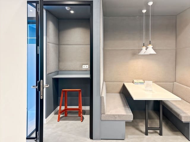 Office for rent in Camas - € 499 (Ref: 9421391)