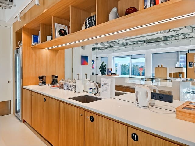 Kontor til leie i La Marina de Port, Barcelona by - € 2 608 (Ref: 9421398)