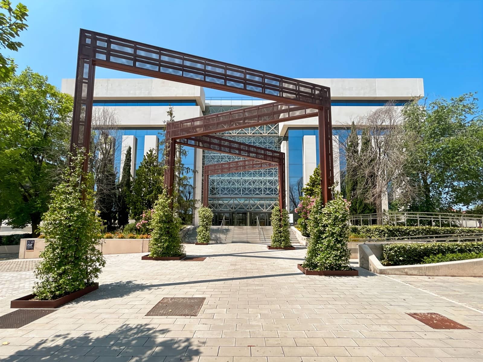 Kontor til leie i Madrid by - € 3 099 (Ref: 9421429)