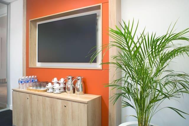 Office for rent in Mestalla, Valencia city - € 2,115 (Ref: 9421450)