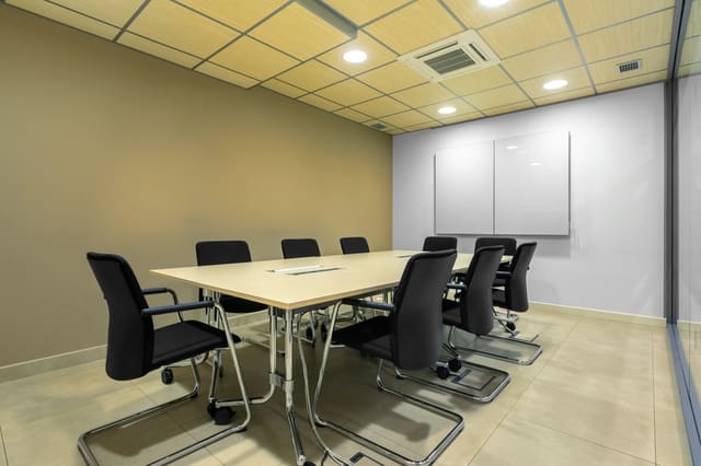 Kantoor te huur in Explanada de la Estación, Málaga stad - € 189 (Ref: 9421473)