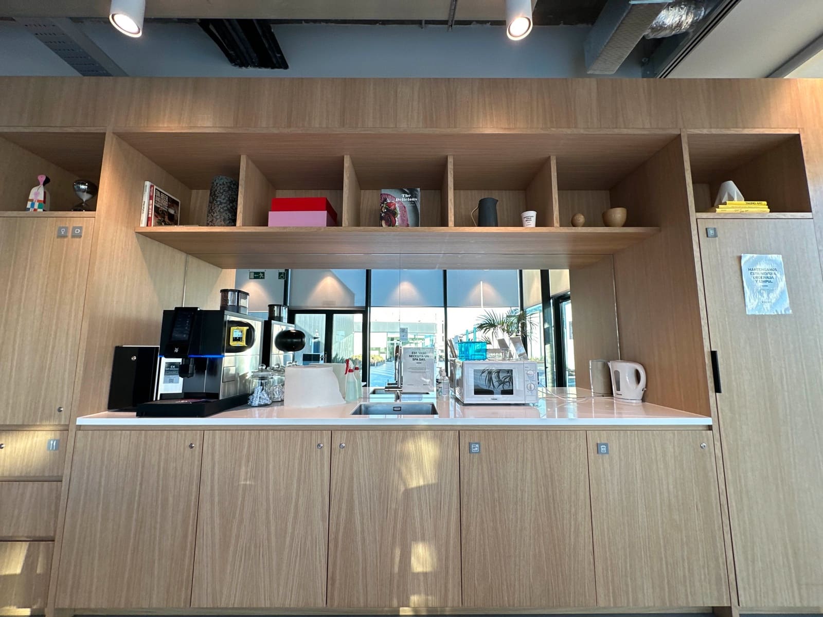 Bureau à louer à Madrid ville - 189 € (Ref: 9421485)