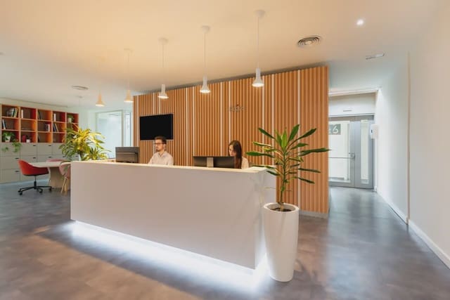 Kantoor te huur in Les Corts, Barcelona stad met garage - € 1.629 (Ref: 9809489)