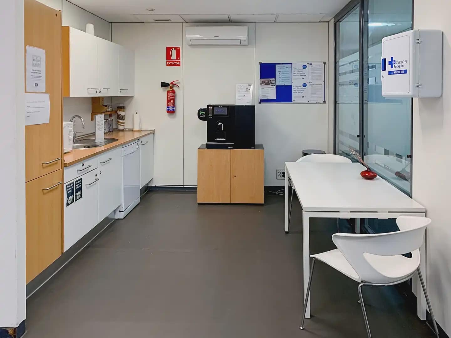 Oficina en Marbella en alquiler con garaje - 159 € (Ref: 9809494)