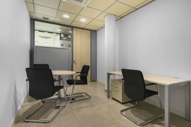 Office for rent in Centro, Málaga city with garage - € 189 (Ref: 9809521)