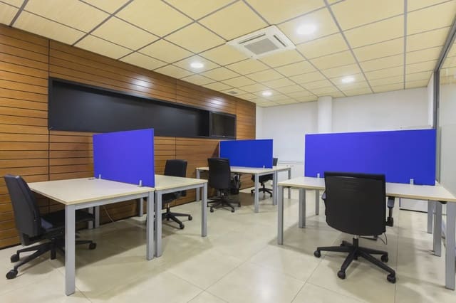 Office for rent in Centro, Málaga city with garage - € 189 (Ref: 9809521)