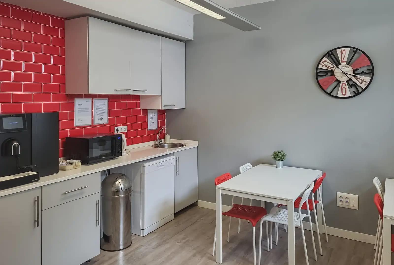 Oficina en Bilbao en alquiler con garaje - 2.256 € (Ref: 9809526)