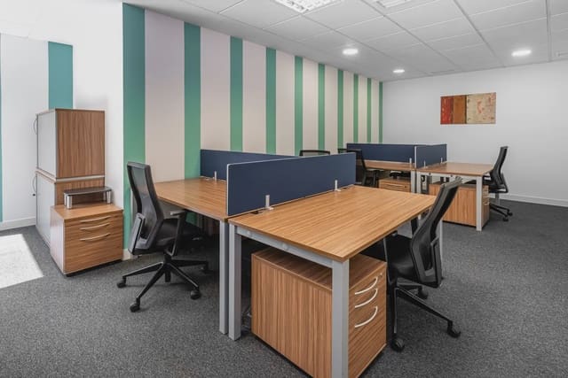 Oficina en La Moraleja, Alcobendas en alquiler con garaje - 439 € (Ref: 9809536)