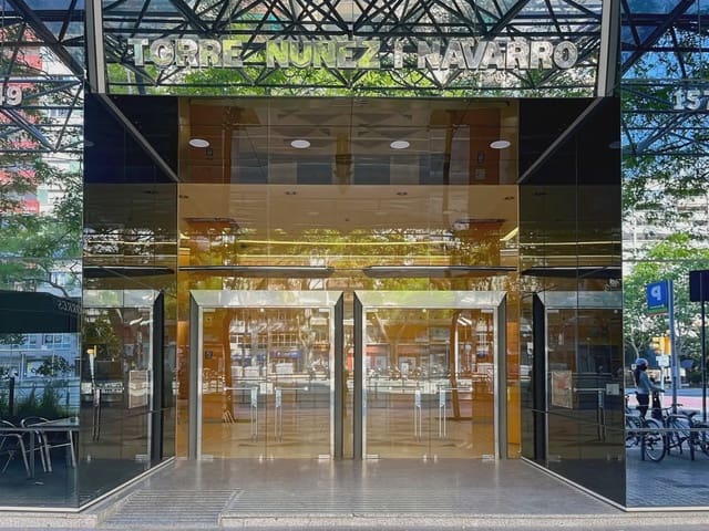 Ufficio da affittare in Hostafrancs, Barcelona città con garage - 274 € (Rif: 9809543)