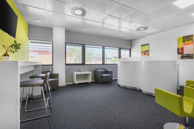 Oficina en Las Rozas de Madrid en alquiler con garaje - 129 € (Ref: 9809555)