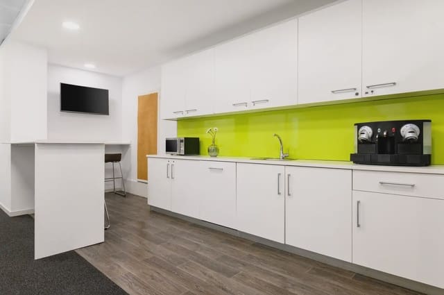 Kontor til leie i Las Rozas de Madrid med garasje - € 239 (Ref: 9809556)