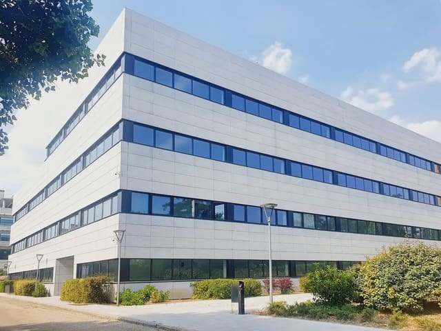 Kontor til leie i Las Rozas de Madrid med garasje - € 239 (Ref: 9809556)