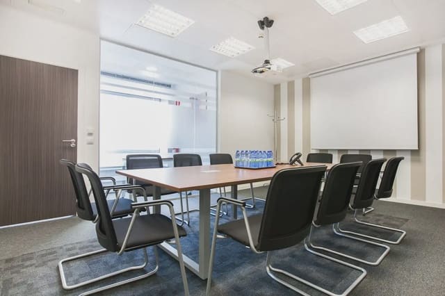 Office for rent in Recoletos, Madrid city with garage - € 109 (Ref: 9809562)