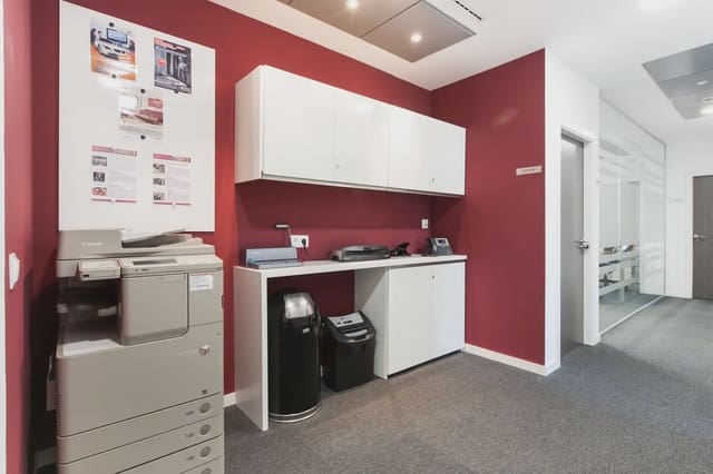Office for rent in Recoletos, Madrid city with garage - € 189 (Ref: 9809567)