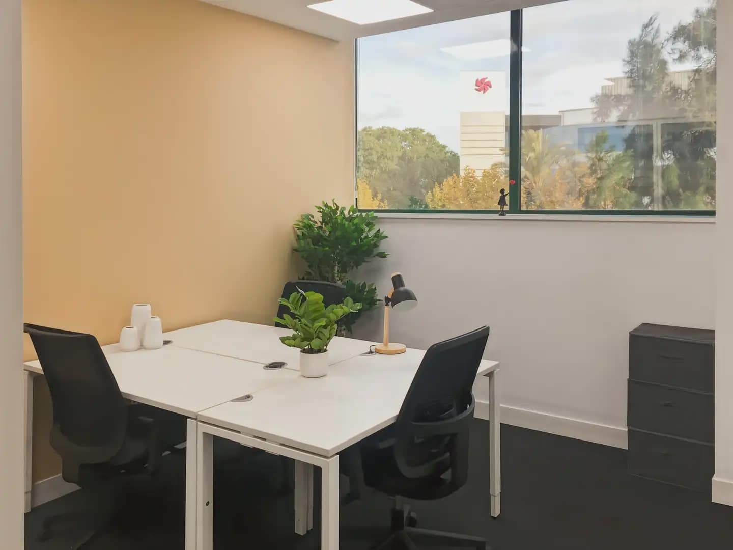 Kantoor te huur in El Prat de Llobregat met garage - € 189 (Ref: 9809604)