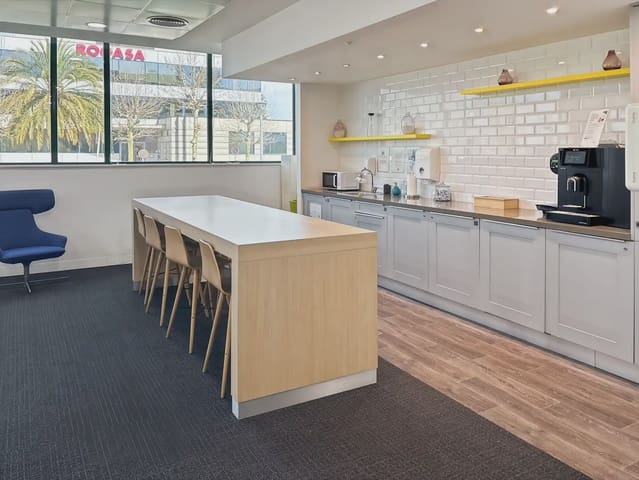 Kantoor te huur in El Prat de Llobregat met garage - € 189 (Ref: 9809604)