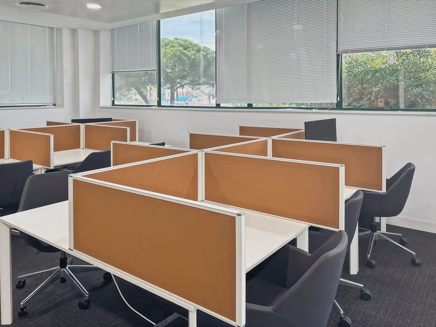 Office for rent in El Prat de Llobregat with garage - € 1,787 (Ref: 9809611)