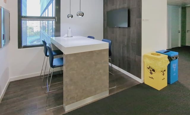 Kantoor te huur in San Pascual, Madrid stad met garage - € 5.318 (Ref: 9809636)