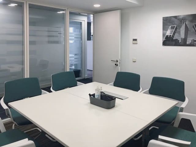 Kantoor te huur in Castillejos, Madrid stad met garage - € 319 (Ref: 9809637)