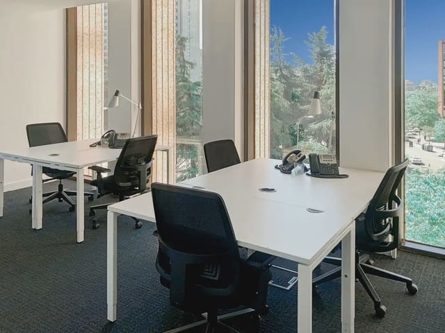Oficina en Castillejos, Madrid ciudad en alquiler con garaje - 109 € (Ref: 9809644)