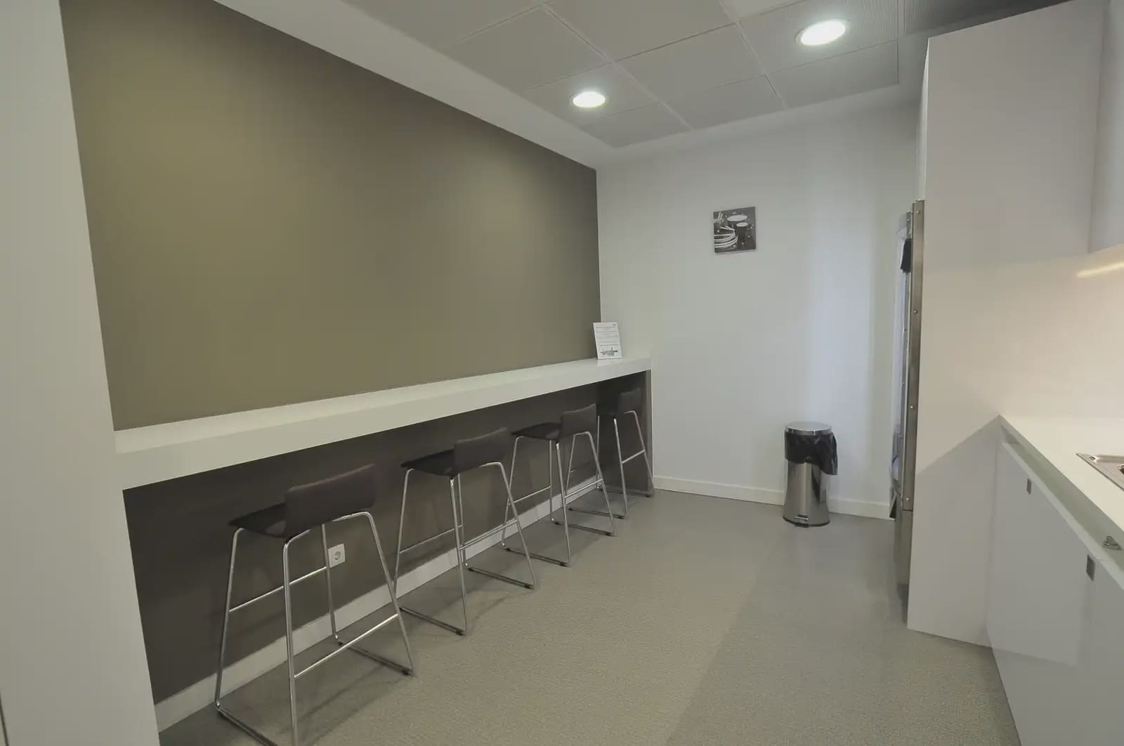 Biuro do wynajęcia w Miasto Madryt z garażem - 309 € (Ref: 9809655)