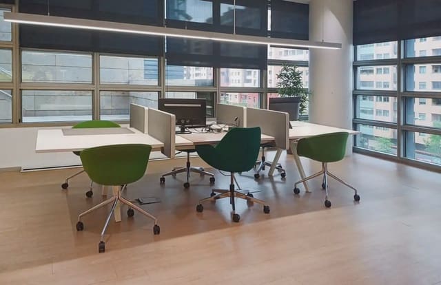 Oficina en Zaragoza ciudad en alquiler con garaje - 181 € (Ref: 9809685)