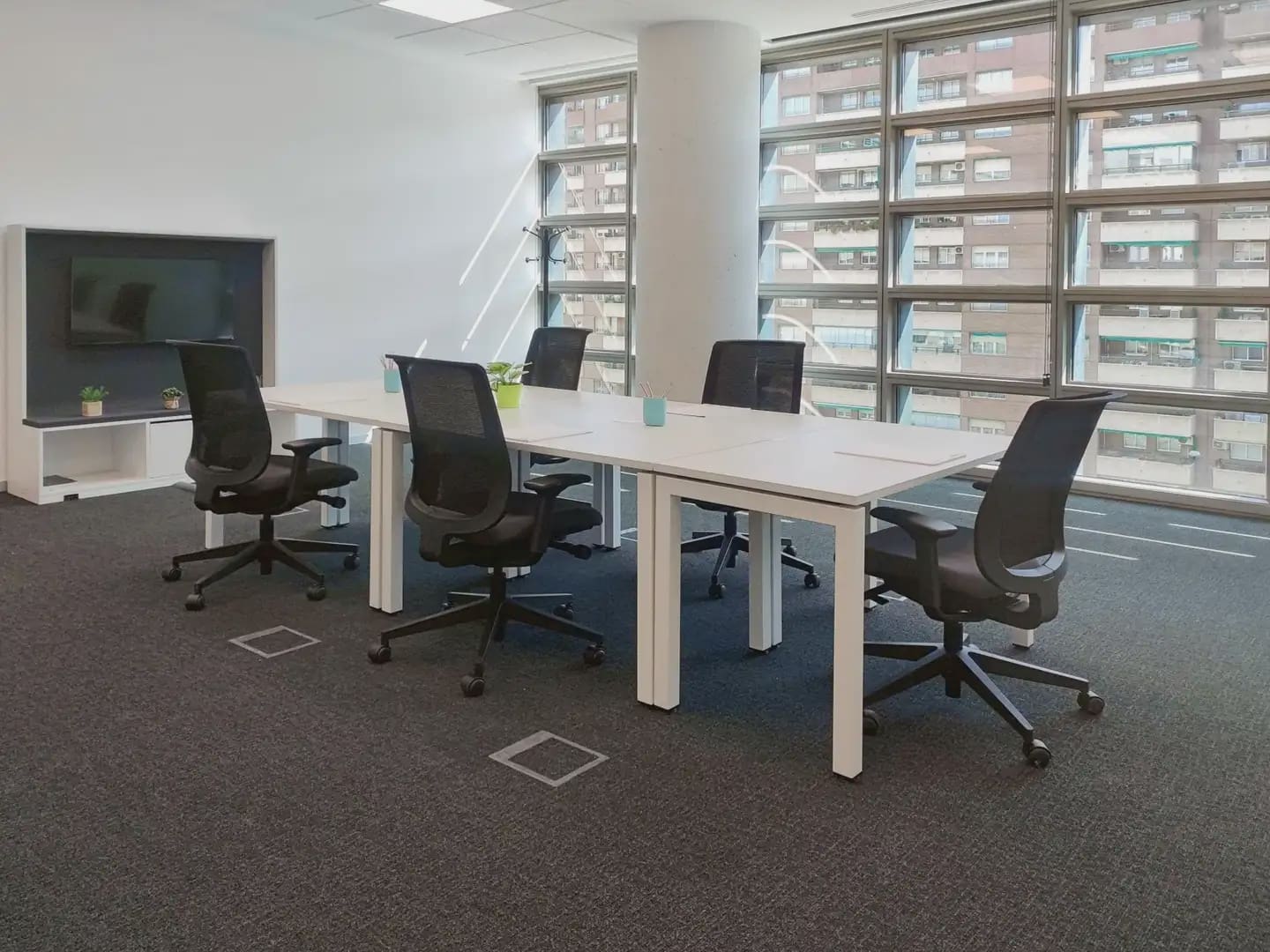 Oficina en Zaragoza ciudad en alquiler con garaje - 609 € (Ref: 9809687)