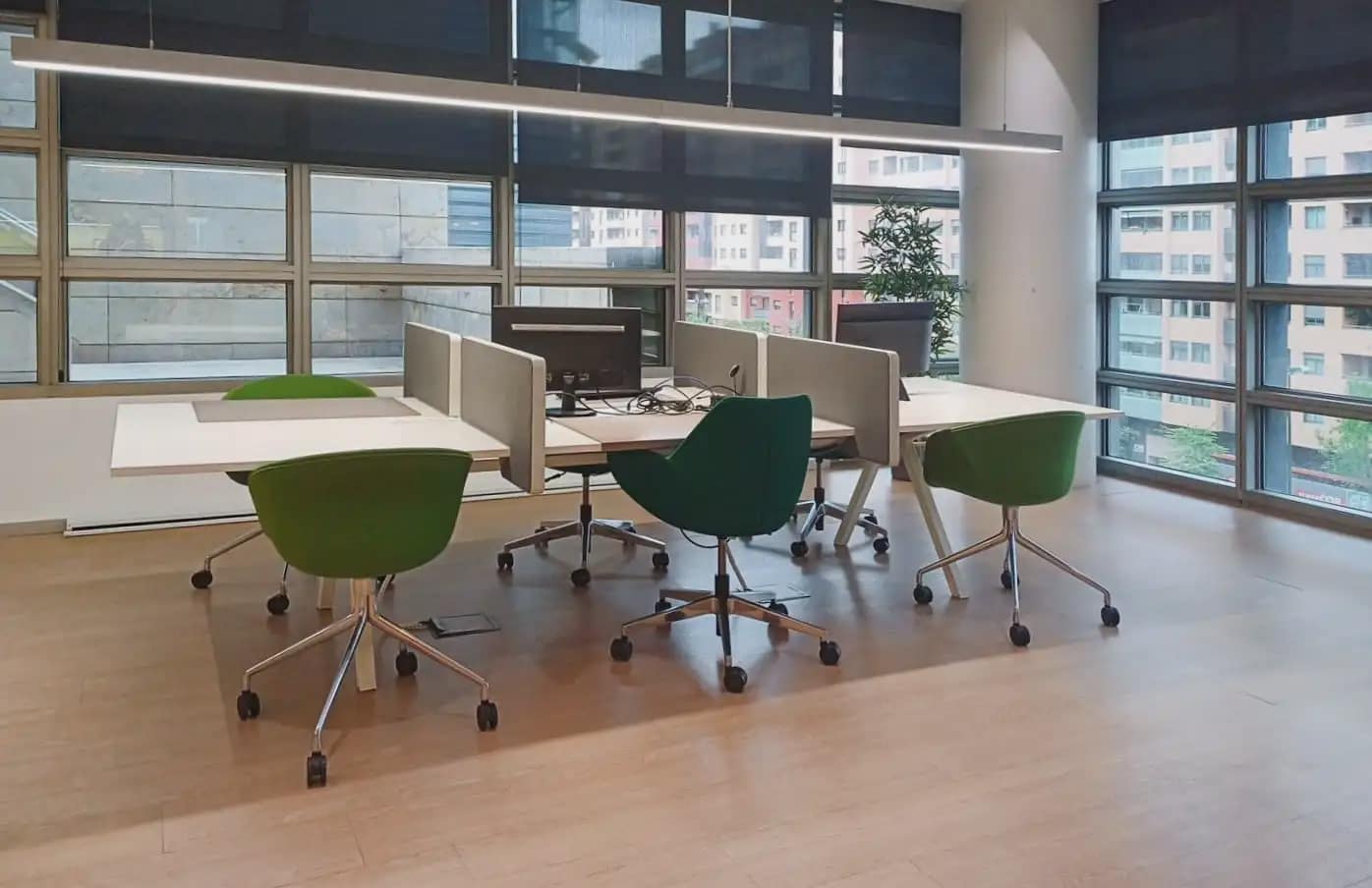 Oficina en Zaragoza ciudad en alquiler con garaje - 109 € (Ref: 9809692)