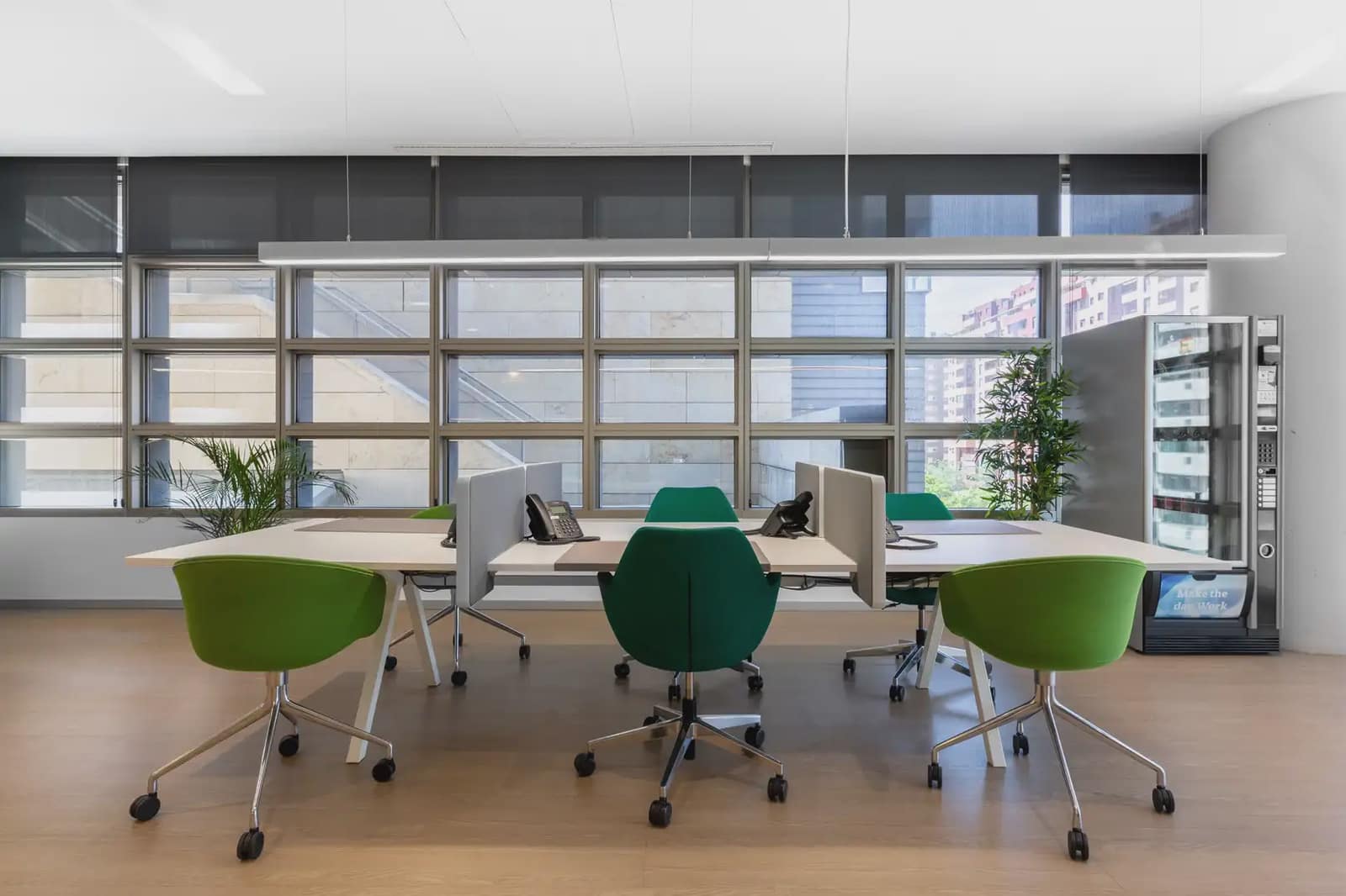 Oficina en Zaragoza ciudad en alquiler con garaje - 818 € (Ref: 9809694)