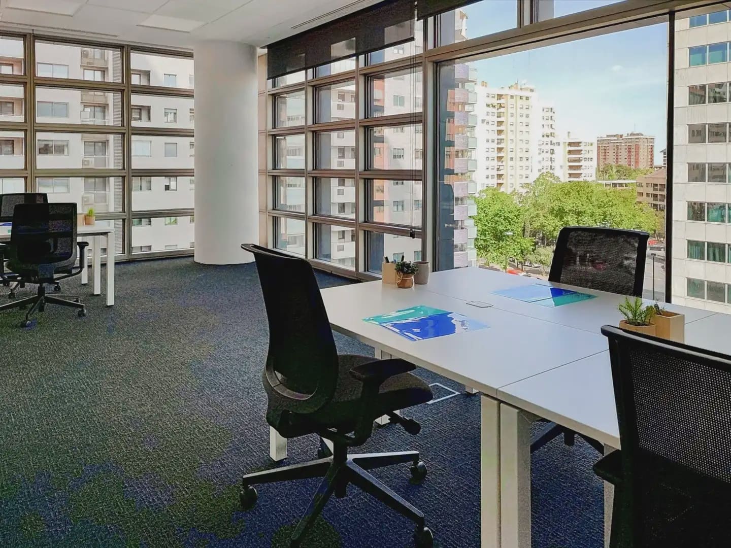 Oficina en Zaragoza ciudad en alquiler con garaje - 2.037 € (Ref: 9809699)