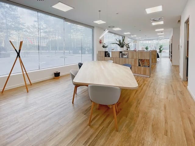 Büro zu vermieten in El Poblenou, Barcelona Stadt mit Garage - 1.158 € (Ref: 9809701)