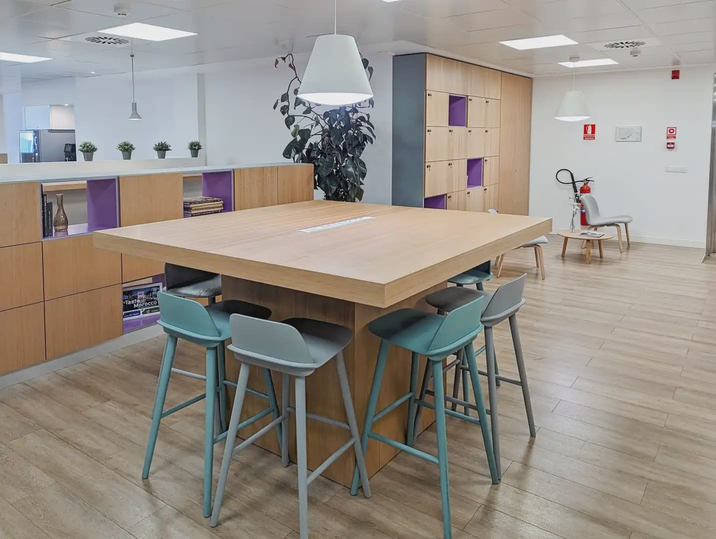 Office for rent in Madrid city with garage - € 629 (Ref: 9809713)