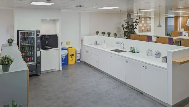 Kontor til leie i Castellana, Madrid by med garasje - € 829 (Ref: 9809714)