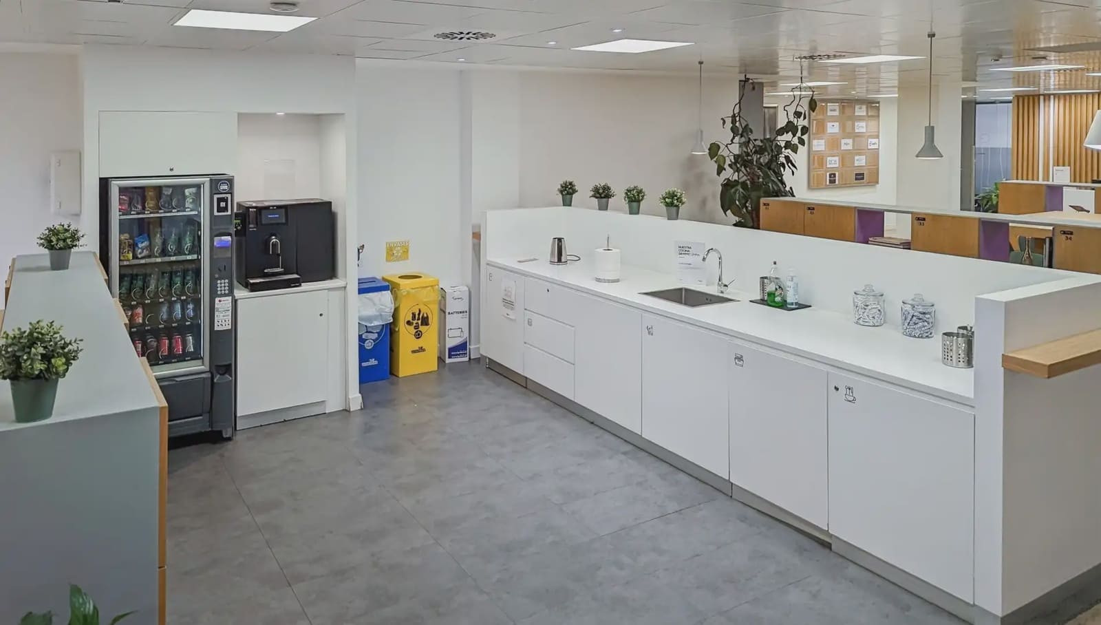 Kontor til leie i Madrid by med garasje - € 2 139 (Ref: 9809716)