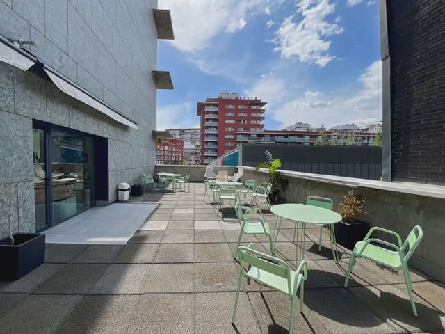Oficina en Les Tres Torres, Barcelona ciudad en alquiler con garaje - 189 € (Ref: 9809717)