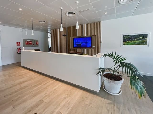 Kontor til leie i Les Tres Torres, Barcelona by med garasje - € 1 428 (Ref: 9809718)