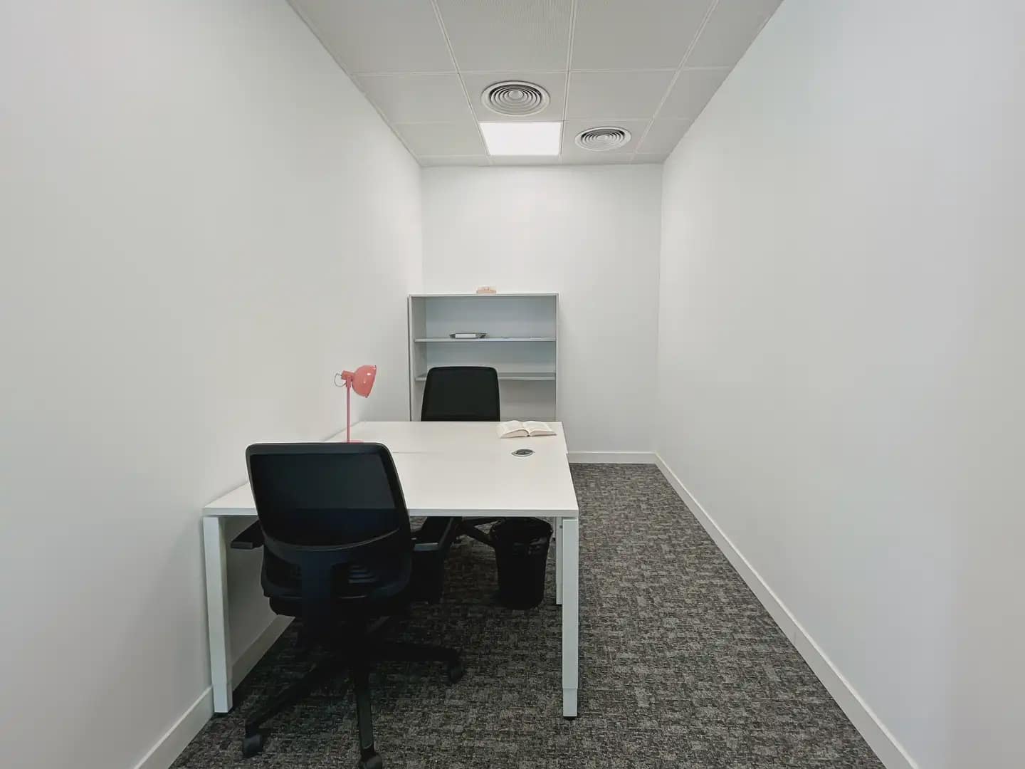 Kontor att hyra i Barcelona stad med garage - 109 € (Ref: 9809726)