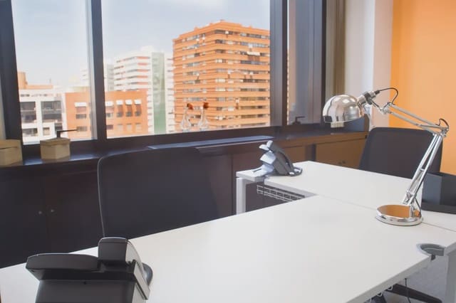 Oficina en Mestalla, València ciudad en alquiler con garaje - 189 € (Ref: 9809734)