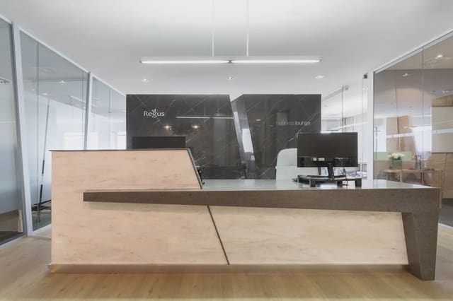 Ufficio da affittare in Cornellà de Llobregat con garage - 607 € (Rif: 9809934)