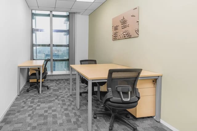 Ufficio da affittare in Cornellà de Llobregat con garage - 607 € (Rif: 9809934)