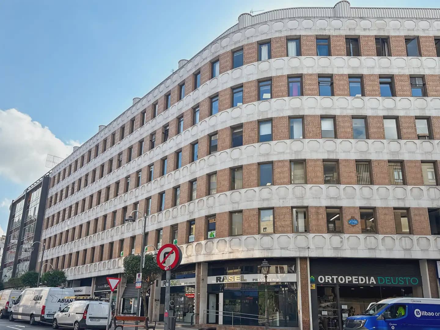 Kontor til leie i Bilbao med garasje - € 189 (Ref: 9809964)