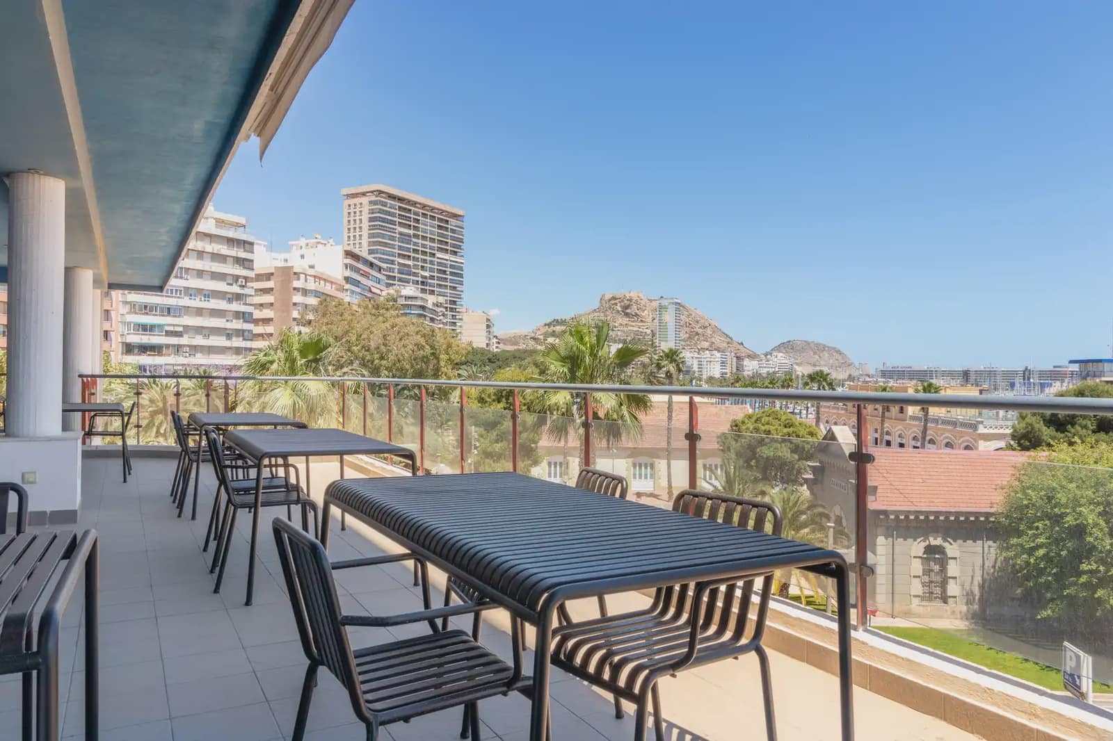 Kontor til leie i Alicante by med garasje - € 109 (Ref: 9809984)