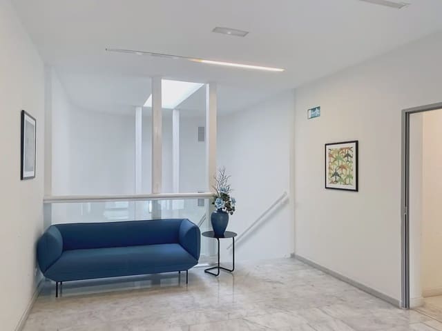 Kantoor te huur in Ensanche - Diputacion, Alicante stad met garage - € 419 (Ref: 9809987)