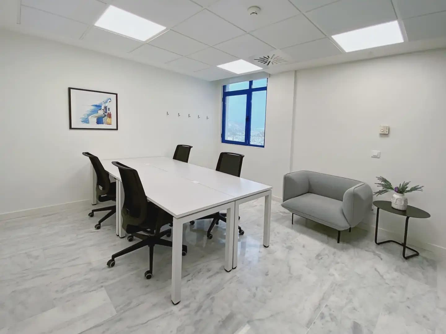 Kontor til leie i Alicante by med garasje - € 1 029 (Ref: 9809989)