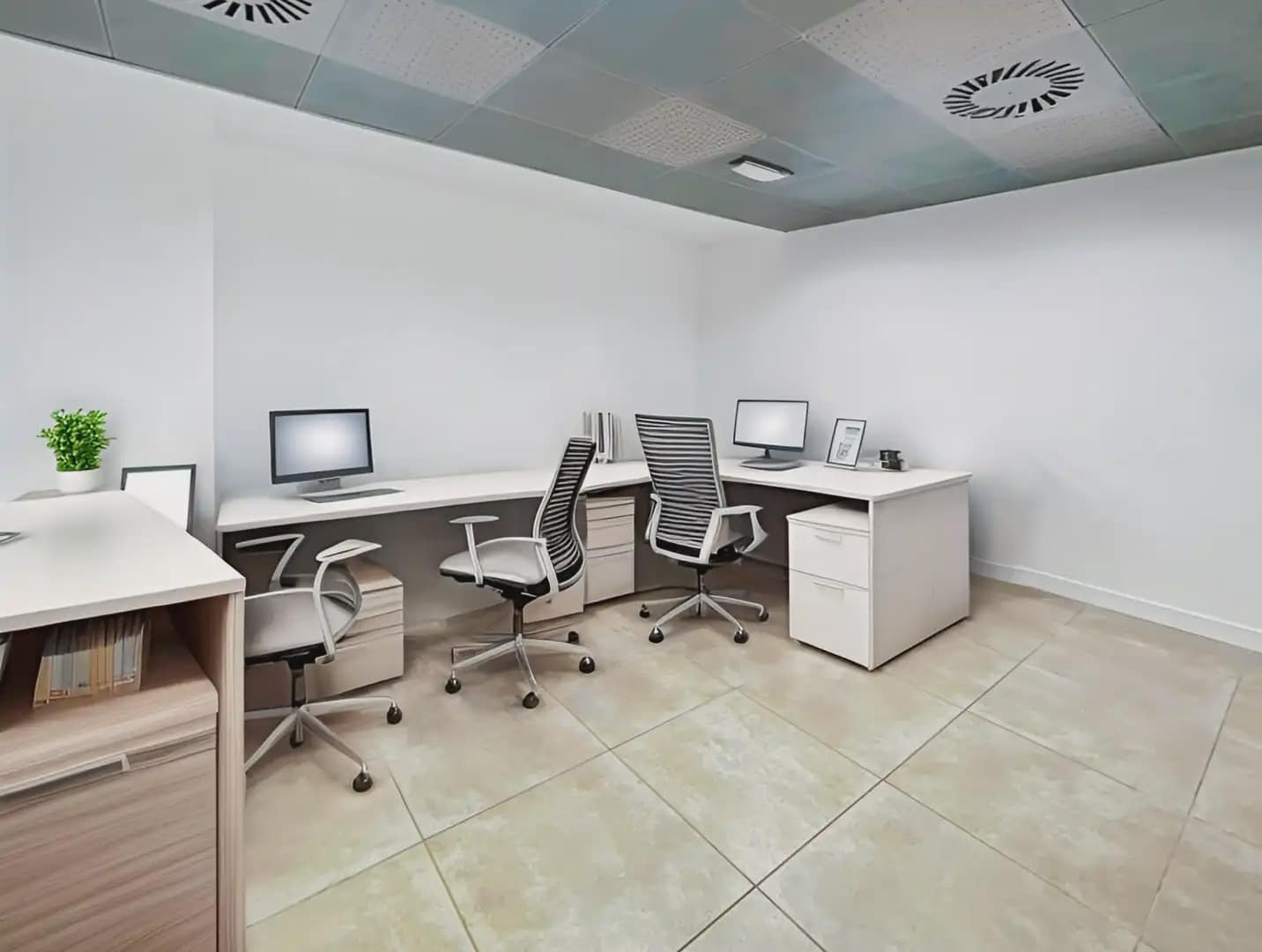 Office for rent in Zaragoza city with garage - € 169 (Ref: 9809998)