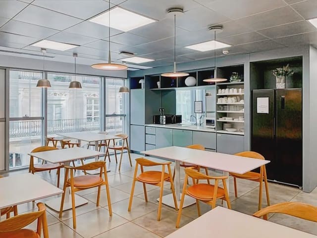 Office for rent in Zaragoza city with garage - € 169 (Ref: 9809998)